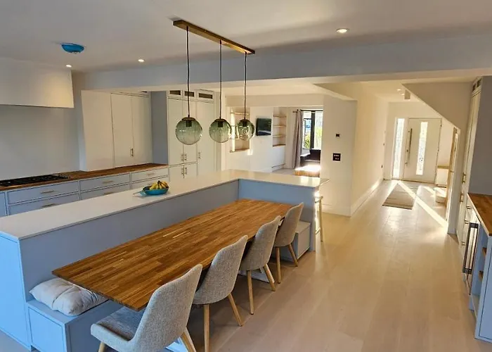 Luxury Home Near Fistral Beach